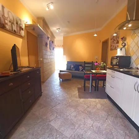 아파트 Casa Tamara Quiet Flat With Pool Great View Of The Mountains And The Sea